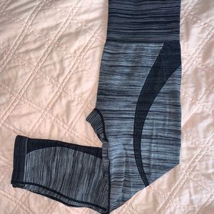 Cropped high waisted workout leggings